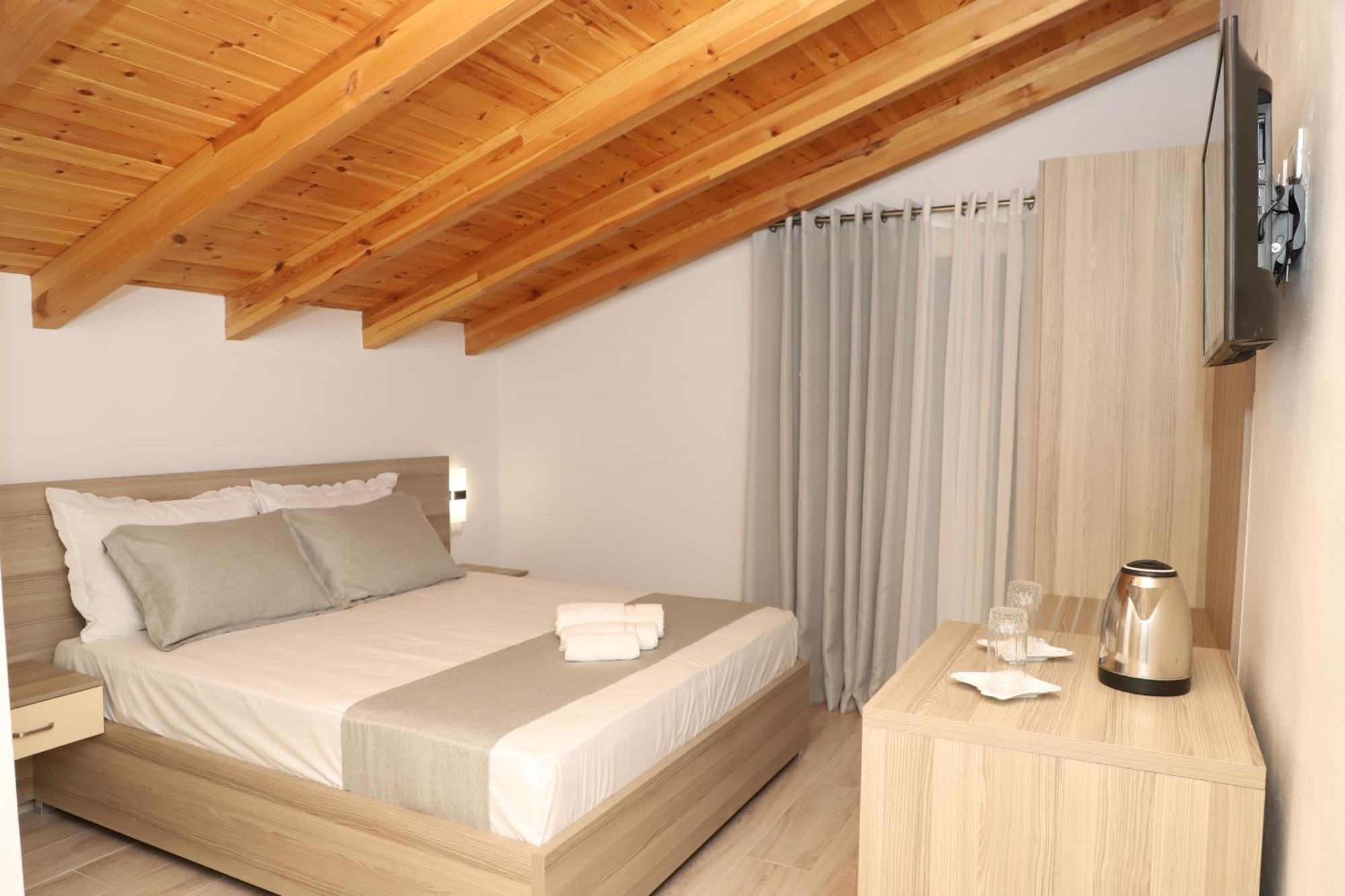 Guesthouse Kazazi Berat Exterior foto